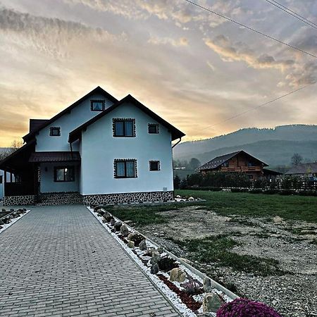 Casa Din Podirei Villa Capu Cimpului Luaran gambar