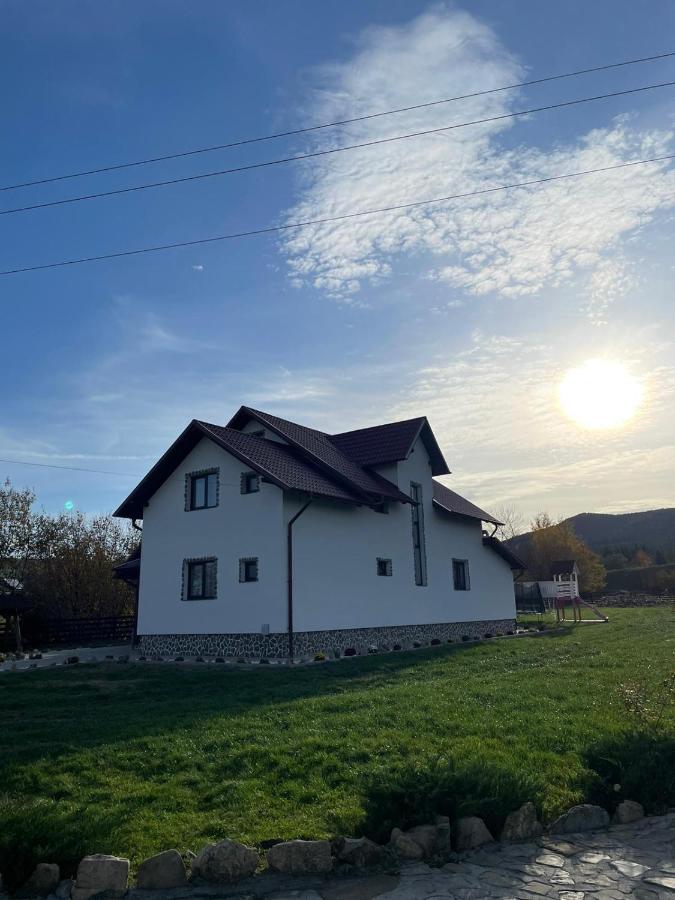 Casa Din Podirei Villa Capu Cimpului Luaran gambar
