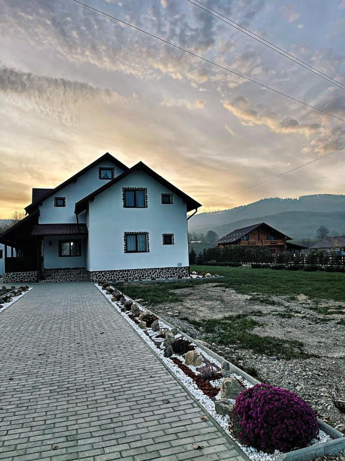 Casa Din Podirei Villa Capu Cimpului Luaran gambar
