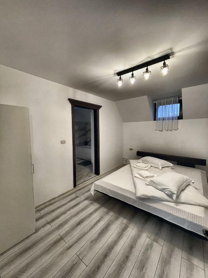 Casa Din Podirei Villa Capu Cimpului Luaran gambar