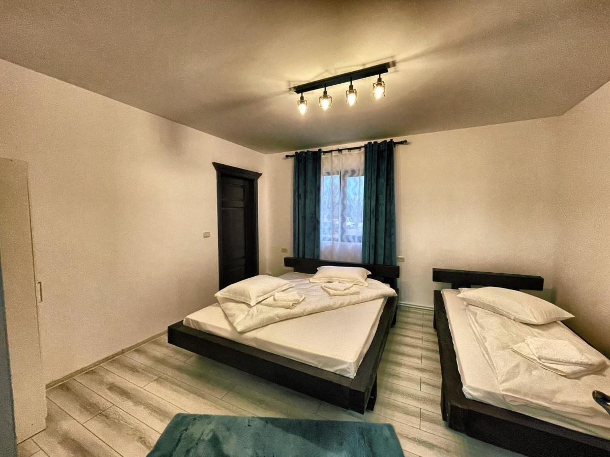 Casa Din Podirei Villa Capu Cimpului Luaran gambar